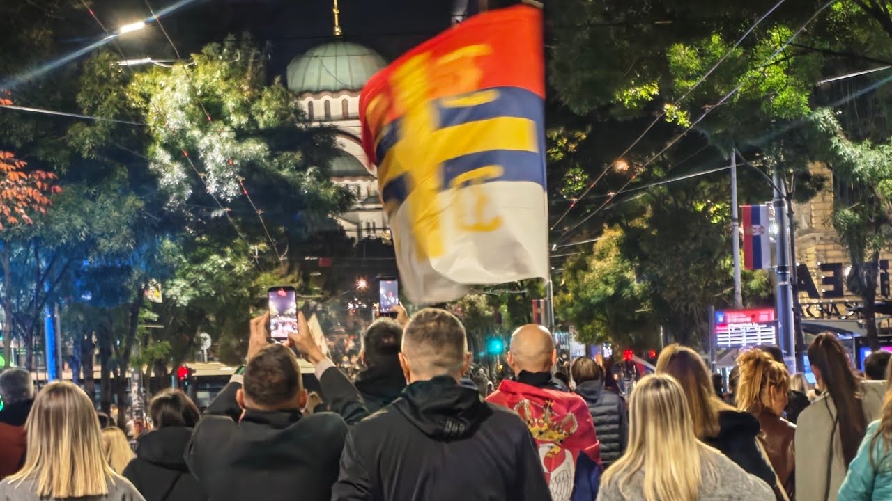 УЖИВО Славље због победе Студентске листе: Окупљање на Славији, трактори предводили колону људи до Бановаца