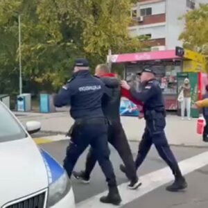 Нови Београд: Човек приговарао због фантомских бирача, полиција га приводила – побегао им! (ВИДЕО)
