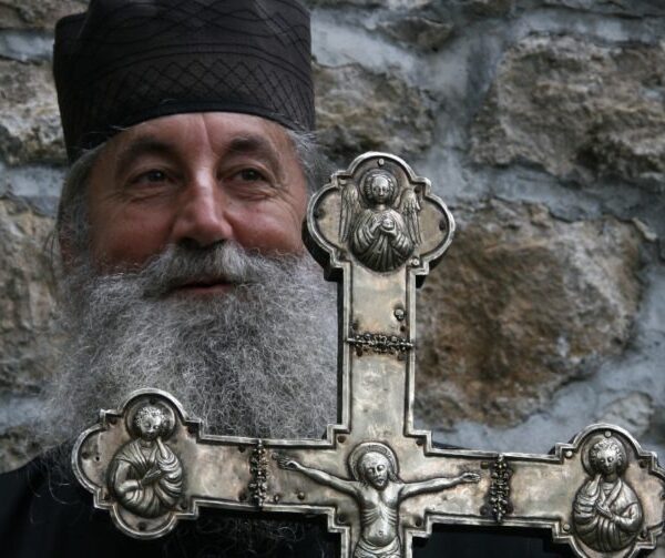 Протојереј Јован Пламенац: Дјецо љубљена, не одлажите патике у сошке
