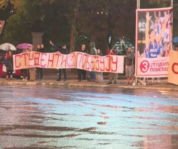 VIDEO Incident na Novom Beogradu između pristalica SNS i građana koji podržavaju Studentsku listu
