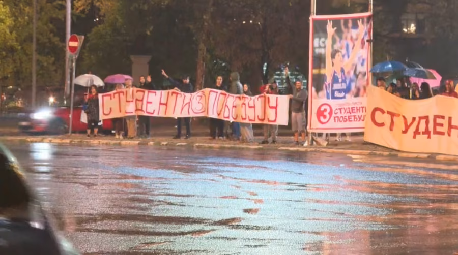 VIDEO Incident na Novom Beogradu između pristalica SNS i građana koji podržavaju Studentsku listu